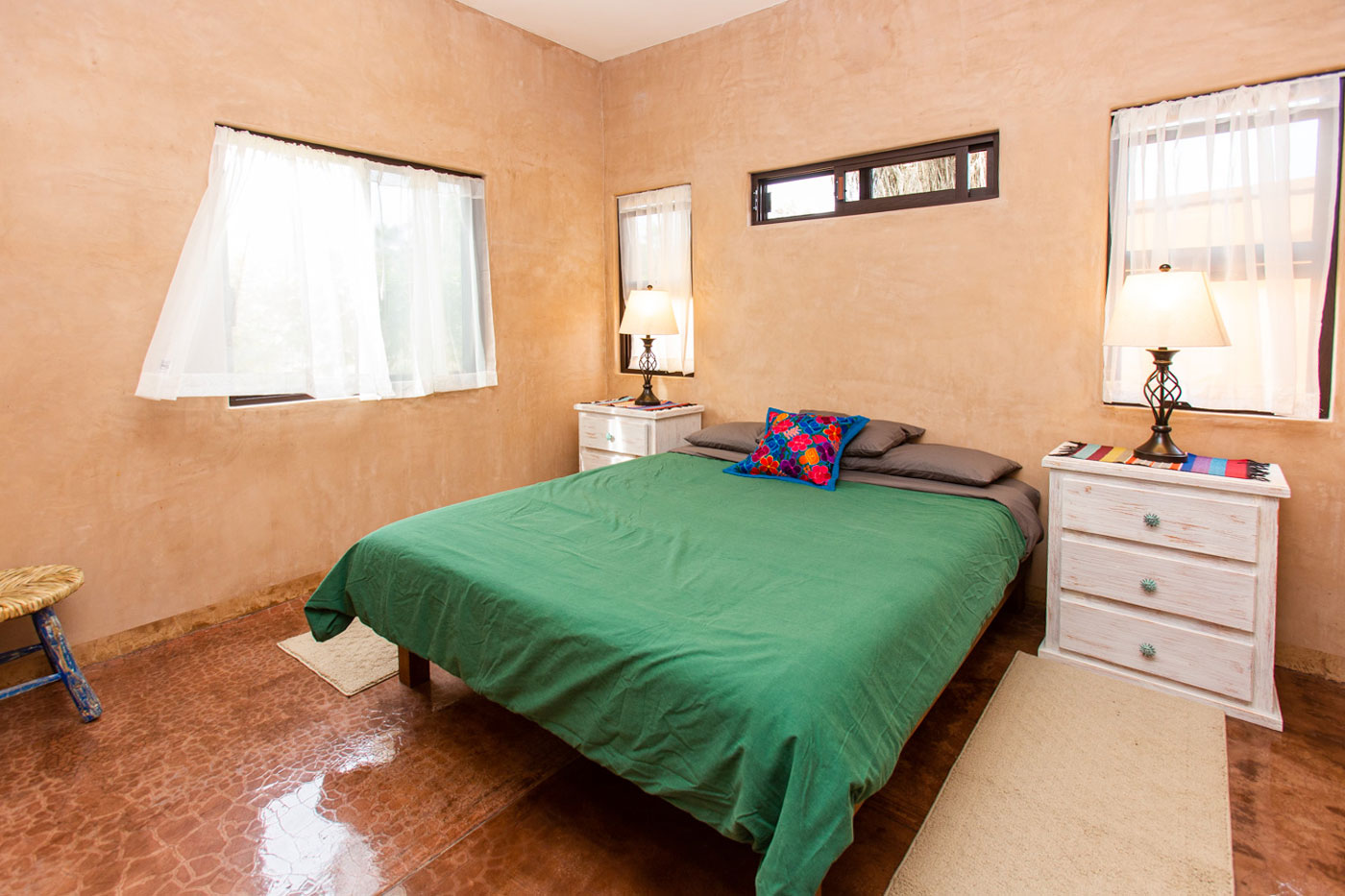 Blue Turtle Casita Oliva